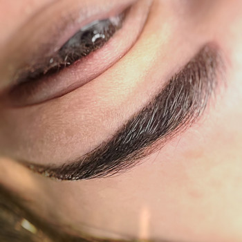 Перманентний макіяж брів

 
 