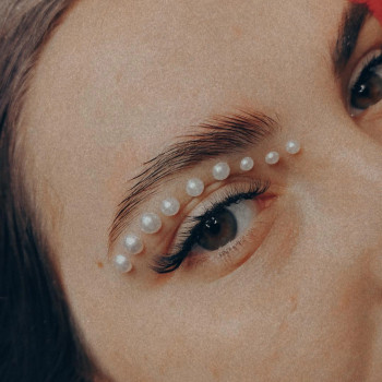 Ламінування брів + корекція + фарбування 

Після