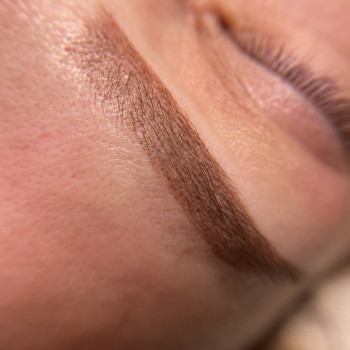 Перманентний макіяж брів
                    Мастер перманентного макияжа Елизавета Харьков