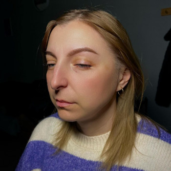 Фарбування брів