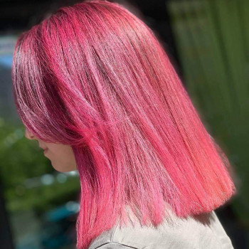 Жіноча стрижка рожевий колір волосся фарбування, фото - Салон краси Fargo