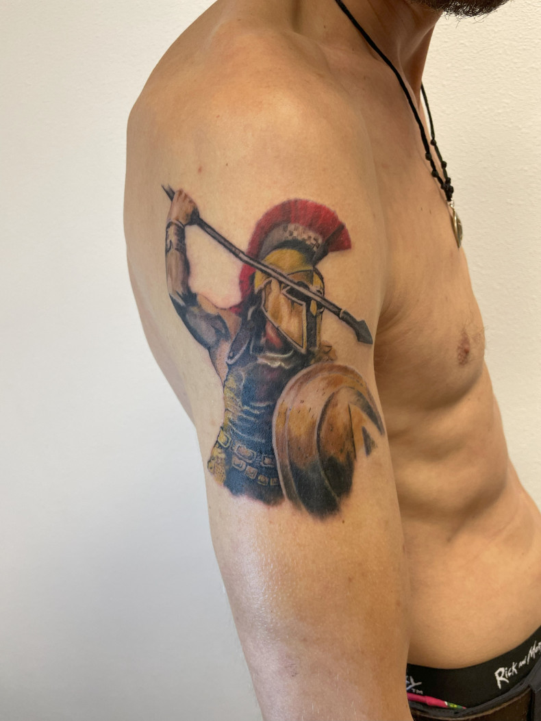 Мужские на руке цветные, фото - Тату салон Alpha Tattoo Studio