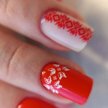 Червоний манікюр патріотичний зі стемпінгом, фото - Майстер манікюру Ірина Воробей