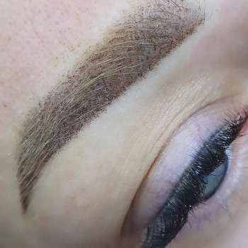 Брови одразу після процедури 
2000 грн