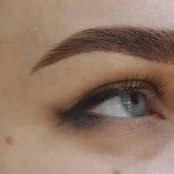 Ламінування + корекція (віск/пінцет) + фарбування брів
                    Бровіст Юлия Запоріжжя