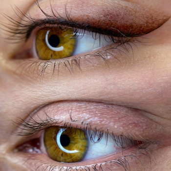 Перманентний макіяж стрілка із розтушовкою