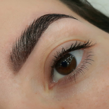 Ламінування бровок
                    Візажист Оксана Дніпро