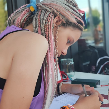 Де коси, дреди , сенегалки
      