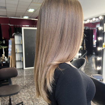 Окрашивание волос
                    Парикмахер Ксюша Днепр