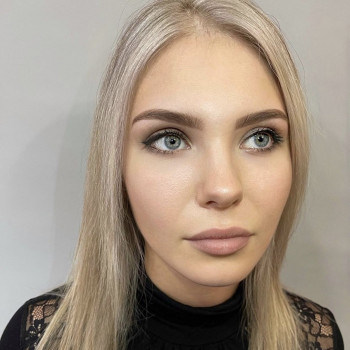 Коррекция и окрашивание бровей
                    Косметолог-инъекционист Катерина Киев