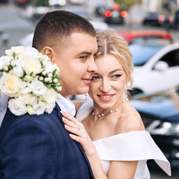 Весільна фотосесія прогулянка на природі