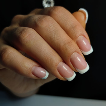 Класичний білий Викладний Фрейч. Квадрат