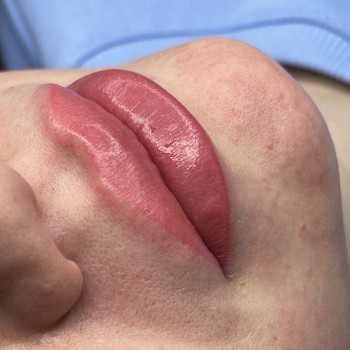 Перманентный макияж губ
                    Мастер перманентного макияжа Ирина Полтава