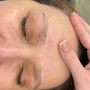 ескіз перед процедурою, форма узгоджується з клієнтом.