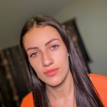 Брови одразу після перманентного макіяжу.