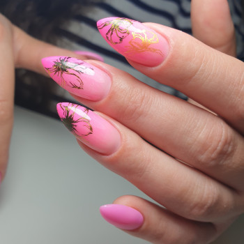 Нарощування нігтів
                    Мастер маникюра Анна Кропивницкий