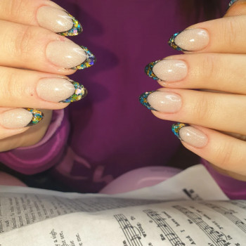 Викладний френч
                    Мастер маникюра Анна Кропивницкий