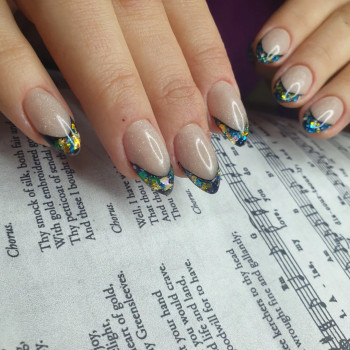 Викладний френч
                    Мастер маникюра Анна Кропивницкий