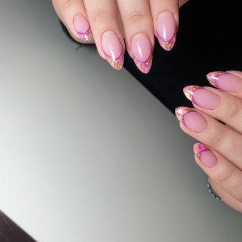 Викладний френч
                    Мастер маникюра Анна Кропивницкий