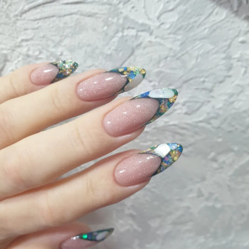 Викладний френч
                    Мастер маникюра Анна Кропивницкий