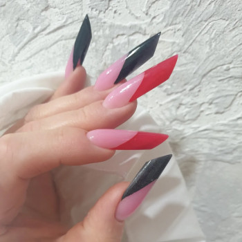 Моделювання нігтів
                    Майстер манікюру Анна Кропивницький