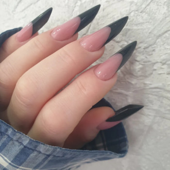 Моделювання нігтів
                    Майстер манікюру Анна Кропивницький