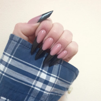 Моделювання нігтів
                    Майстер манікюру Анна Кропивницький