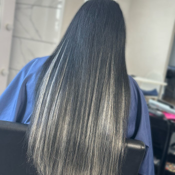 Нарощення волосся на капсули
                    Майстер з нарощування волосся Катерина Київ