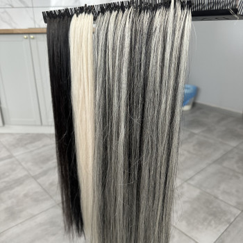 Нарощення волосся на капсули
                    Майстер з нарощування волосся Катерина Київ