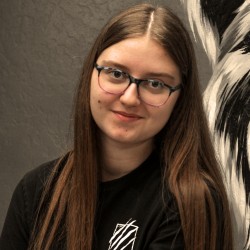 Аня Мисловська