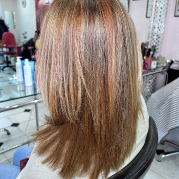 Фарбування волосся. Колорист
                    Салон краси Kalina Studio Запоріжжя