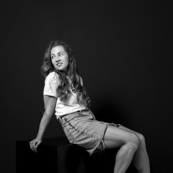 Портретна фотосесія у фотостудії в Івано-Франківську 
 
 
 