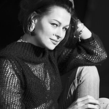 Портретна фотосесія у студії в Івано-Франківську 
 
 
 