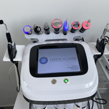 RF-ліфтинг, мікроструми - процедури для підтяжки обличчя, на які зараз діє акція.