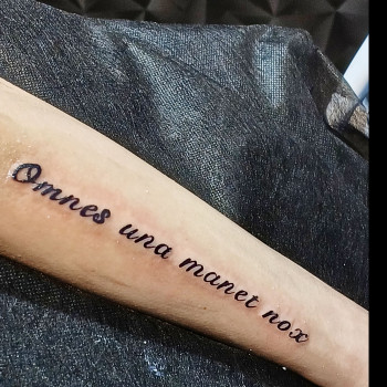 Тату напис, фото - Майстер з пірсингу Ангеліна Міра