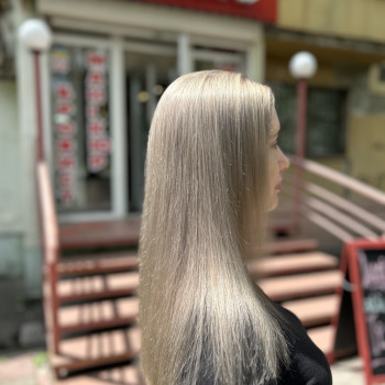 Блонд, тотал блонд, освітлення волосся.
                    Жіночий перукар  Запоріжжя