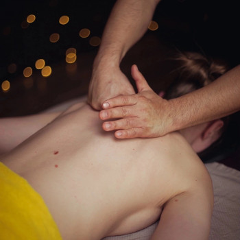 Релакс масаж
                    Массажист Іван Львов