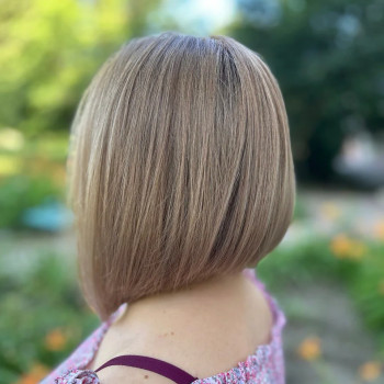 Стрижка на середнє волосся каре жіноча, фото - Жіночий перукар Аліна Камінська