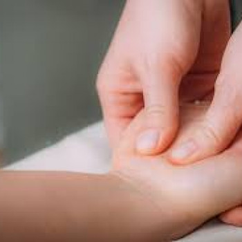 Масаж рук: професійний якісний масаж досвідченим спеціалістом
                    Масажист Олег Київ