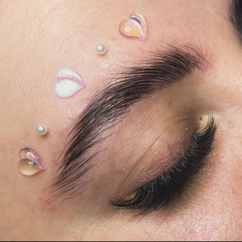 Оформлення брів
Ламі та фарбування