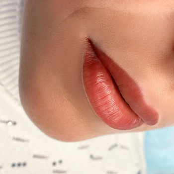 Перманент губ
  губ