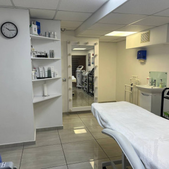 Здається в оренду кабінет косметолога 15,5 квадратних метрів
                    Тату майстер Олександр Київ