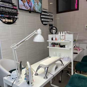 Оренда місця для майстрів бьюті індустрії
                    Салон красоты Savage Киев