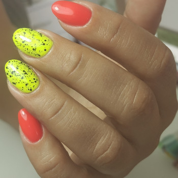 Манікюр з гель-лаком
                    Мастер маникюра Анастасія Ужгород