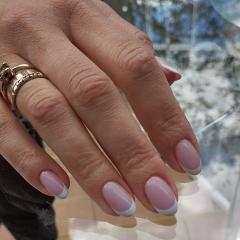 Манікюр з гель-лаком
                    Мастер маникюра Анастасія Ужгород