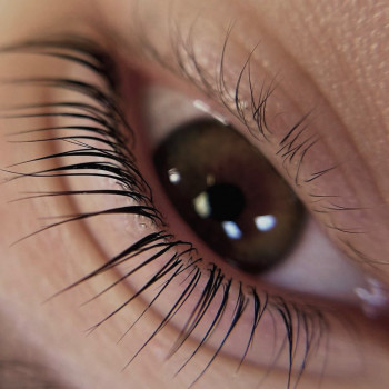 Ламинирование ресниц
                    Перукар-візажист Кристина Одеса