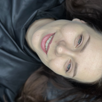 На фото Загоєнний результат через місяць після 1 єї процедури ПМ брів та губ