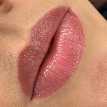 Загоєнний результат пудрового напилення губ