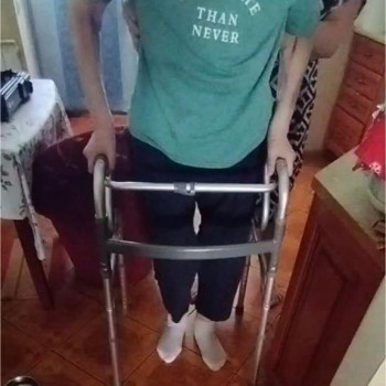 3.3. Привчаємось ходити з допомогою близьких - адже реабілітолог не може бути поряд постійно. Це заз...