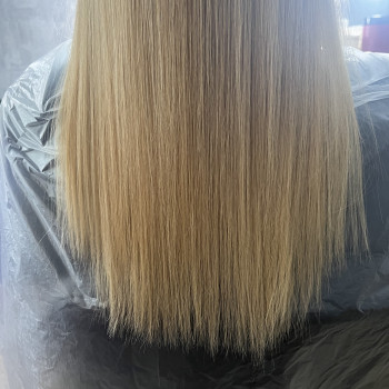 Стрижка кінчиків
                    Тритментолог Олена Киев